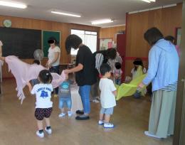 未就園児教室（リトミック）を行いました。